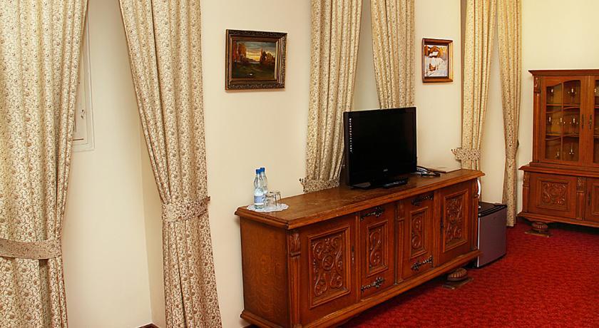 Przy Oslej Bramie Hotel Walbrzych Bagian luar foto