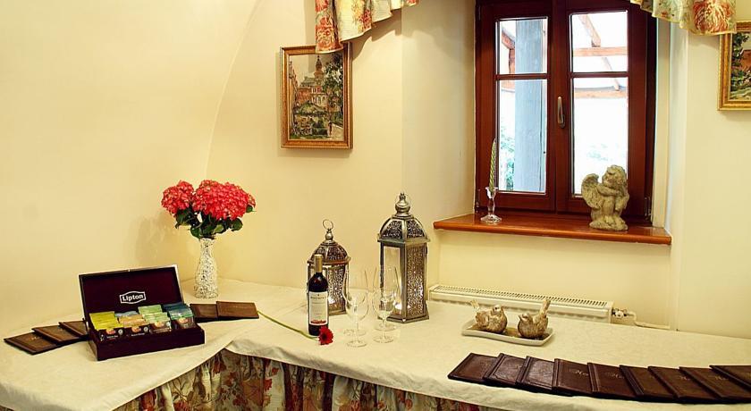Przy Oslej Bramie Hotel Walbrzych Bagian luar foto